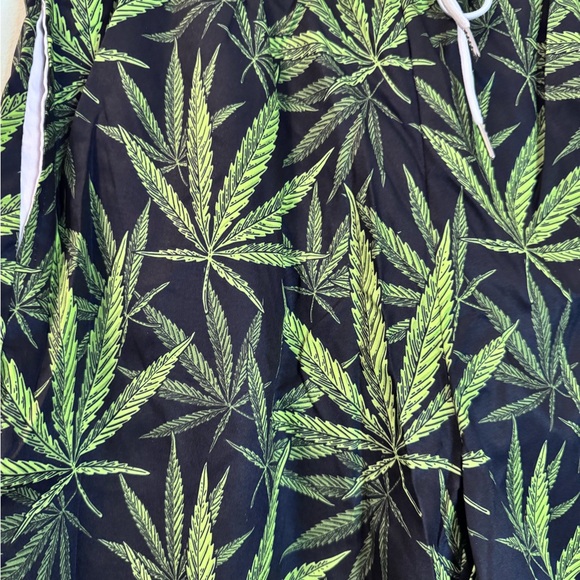 Hawaiian King Cannabis Men’s Two Piece Set Shirt and Trunks NWOT Sz M Free Gift - Picture 7 of 11